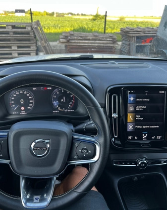 Volvo XC 40 cena 123000 przebieg: 166000, rok produkcji 2018 z Lewin Brzeski małe 232